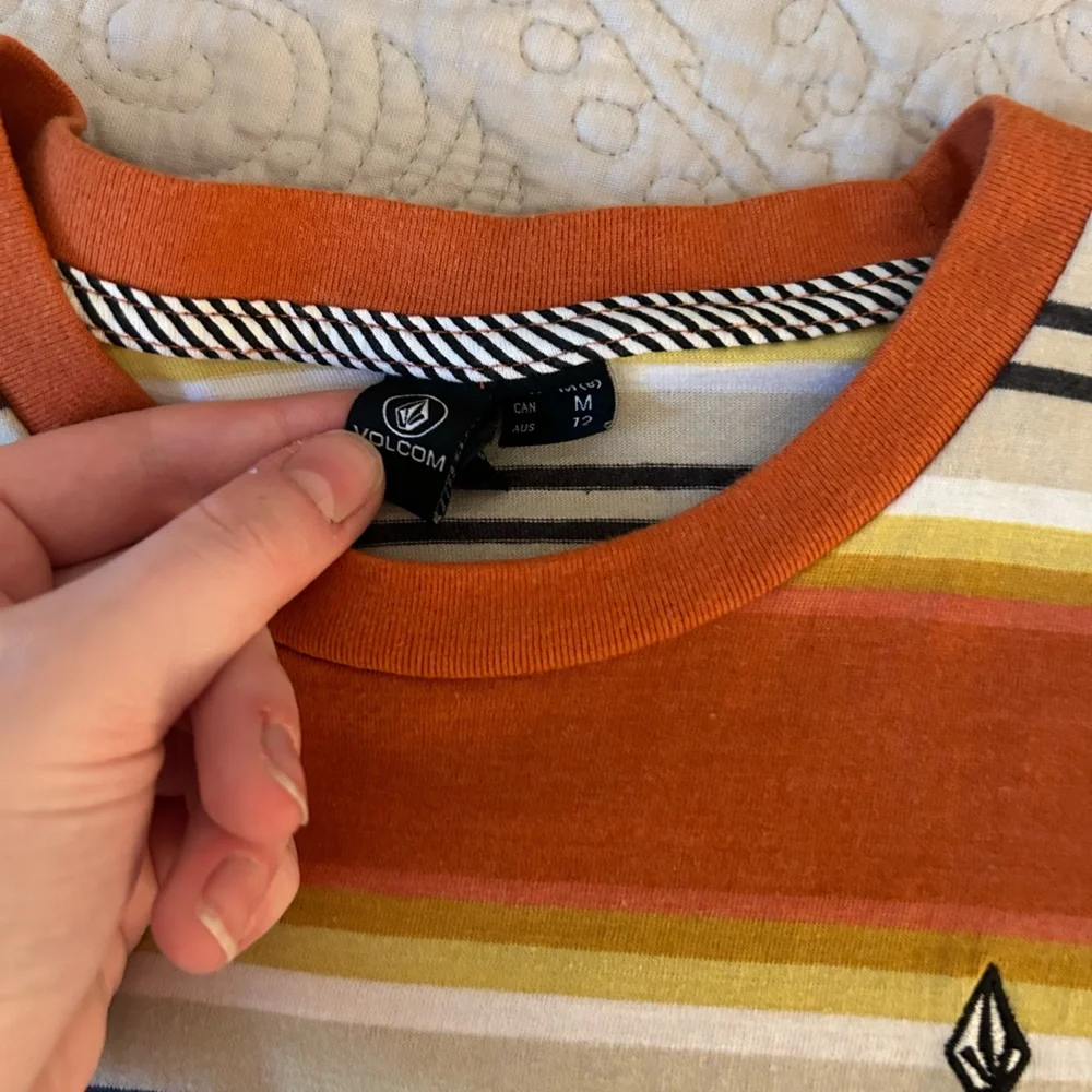 Volcom tee! - Picture 2 of 2